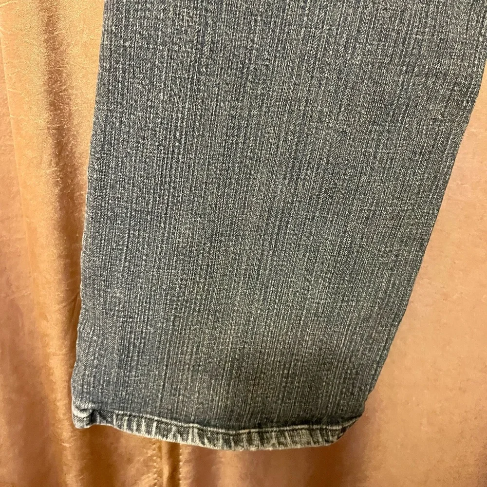 Chico’s Jeans Size 2 platinum rhinestone pockets - Picture 6 of 8